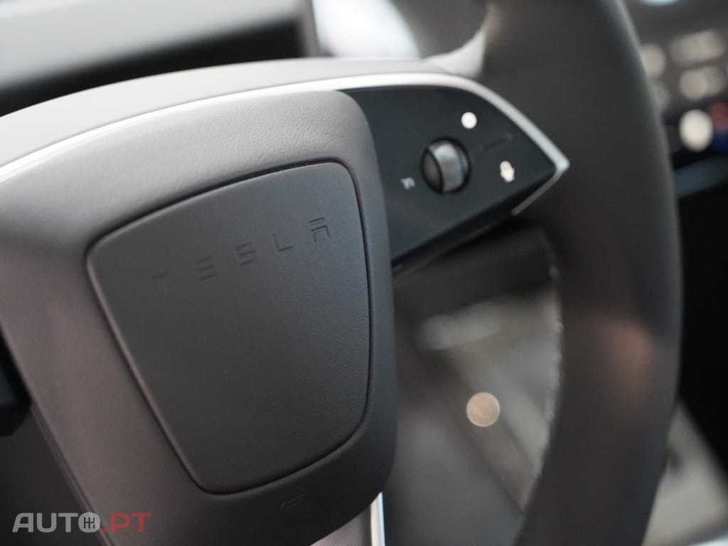 Tesla Model 3 Tração Traseira