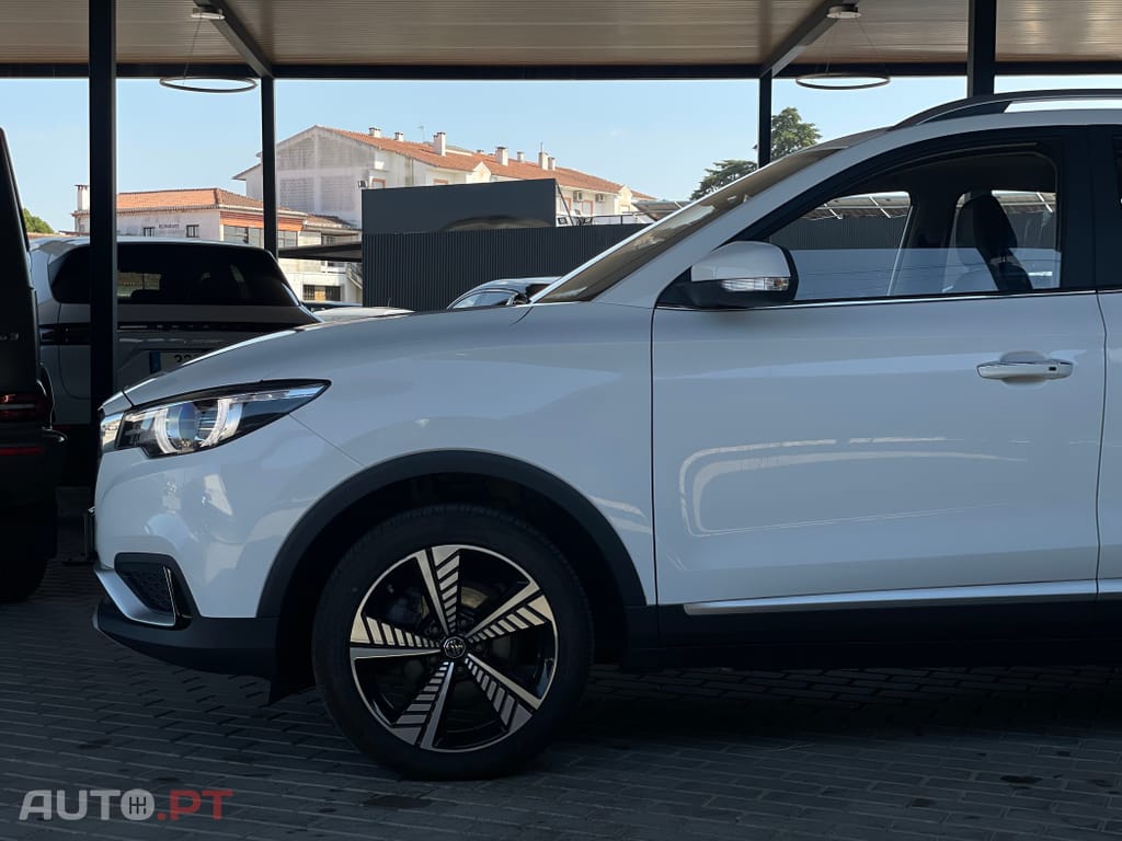 MG ZS EV Luxury