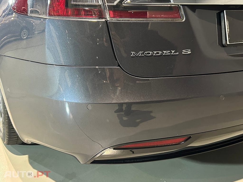 Tesla Model S 75D