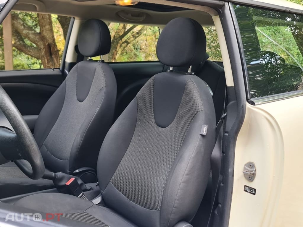 MINI Cooper Cooper D