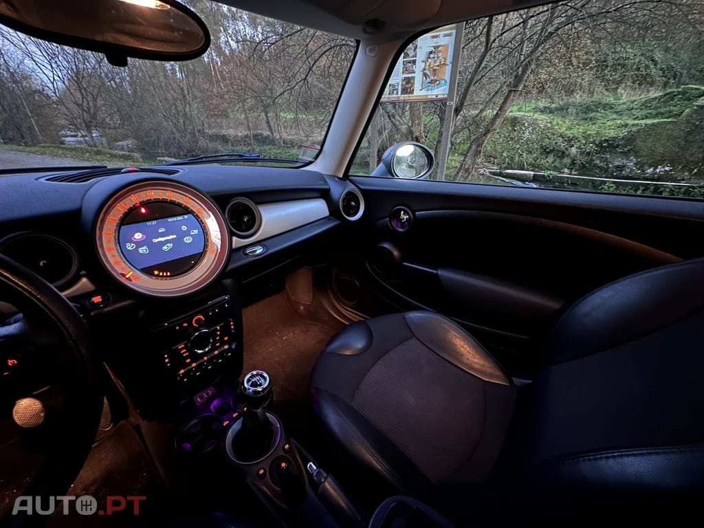 MINI Cooper Cooper D
