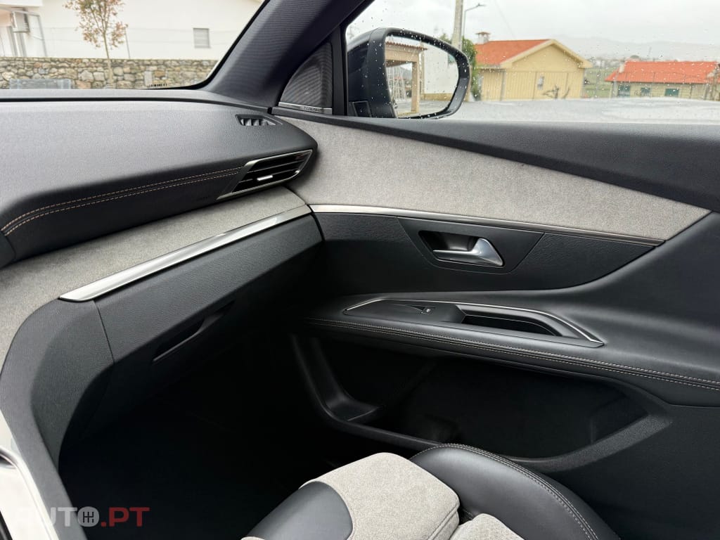 Peugeot 3008 1.6 Hybrid GT Pack e-EAT8