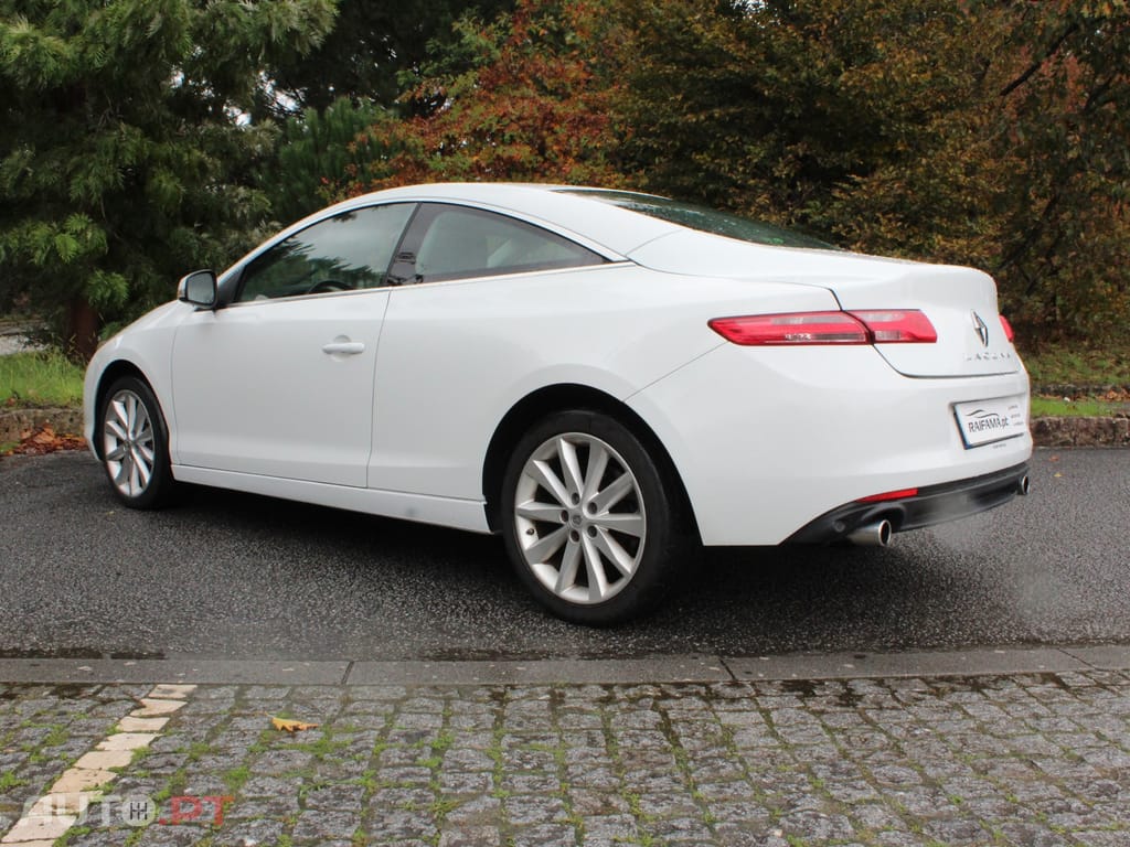 Renault Laguna Coupe 2.0 dCi Dynamique S 4Control