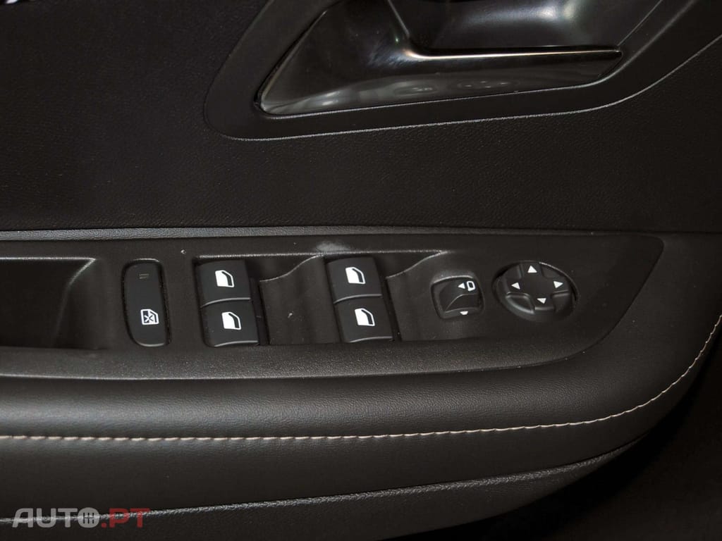 Peugeot 208 1.2 Hybrid Allure e-DCS6