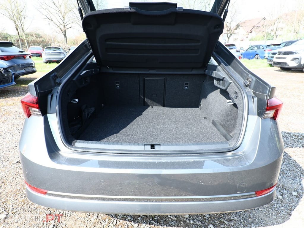 Skoda Octavia PHEV 204CV DSG CAM KEYLESS JANTES18 ASSENTOS AQUECIDOS NOVO 10 KM