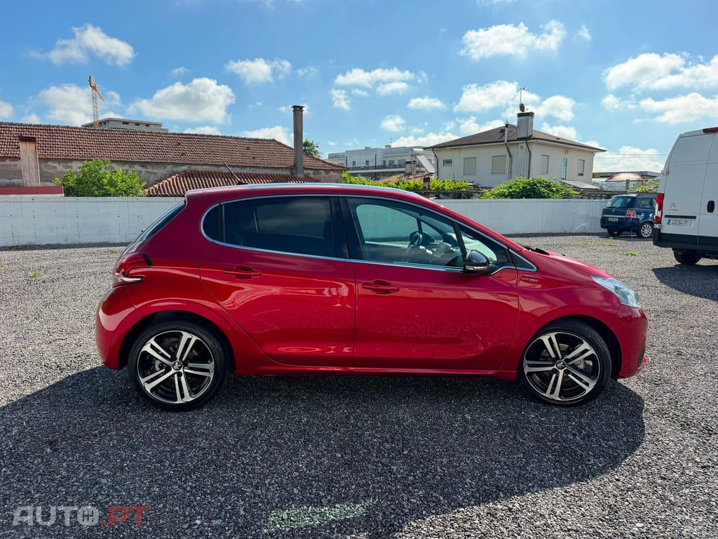 Peugeot 208 1.2 PureTech GT Line