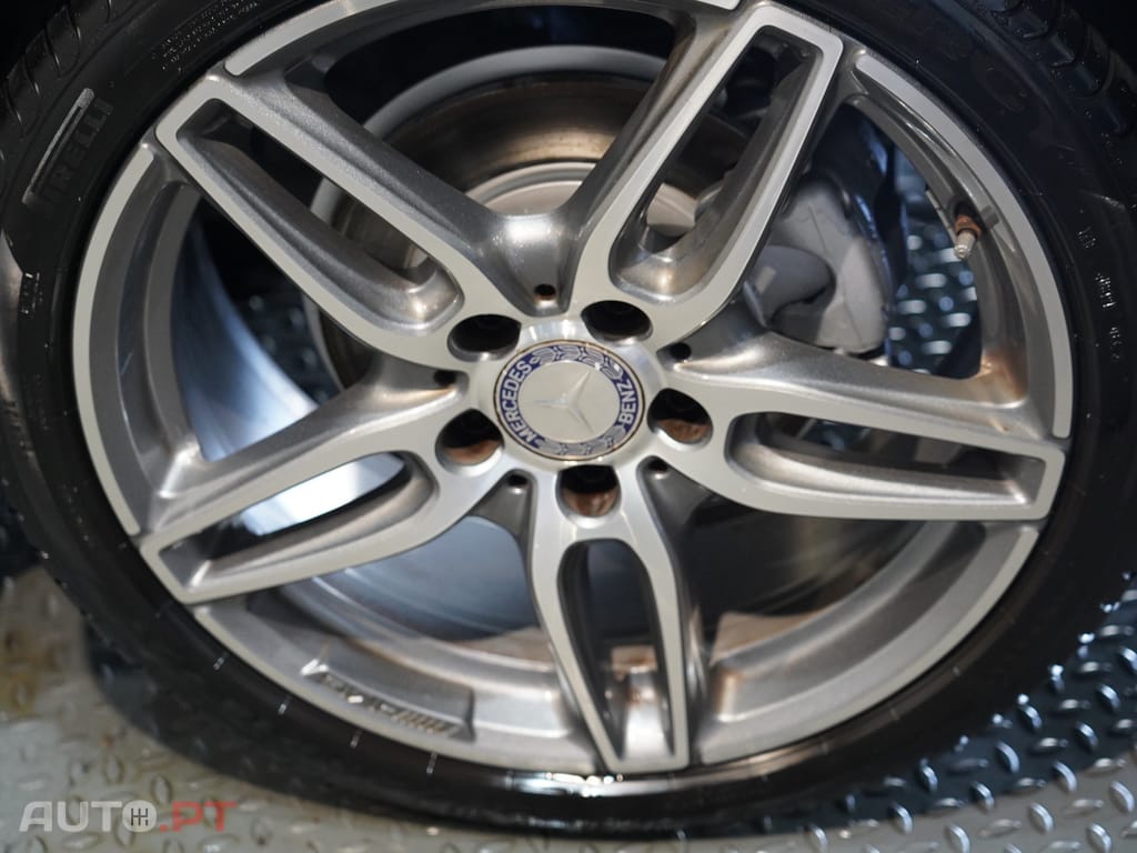 Mercedes-Benz A 180 d AMG Line