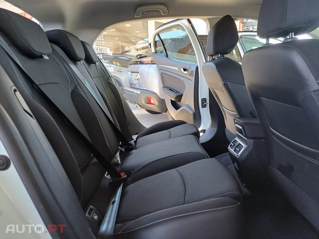 Renault Mégane 1.5 Blue dCi Intens EDC