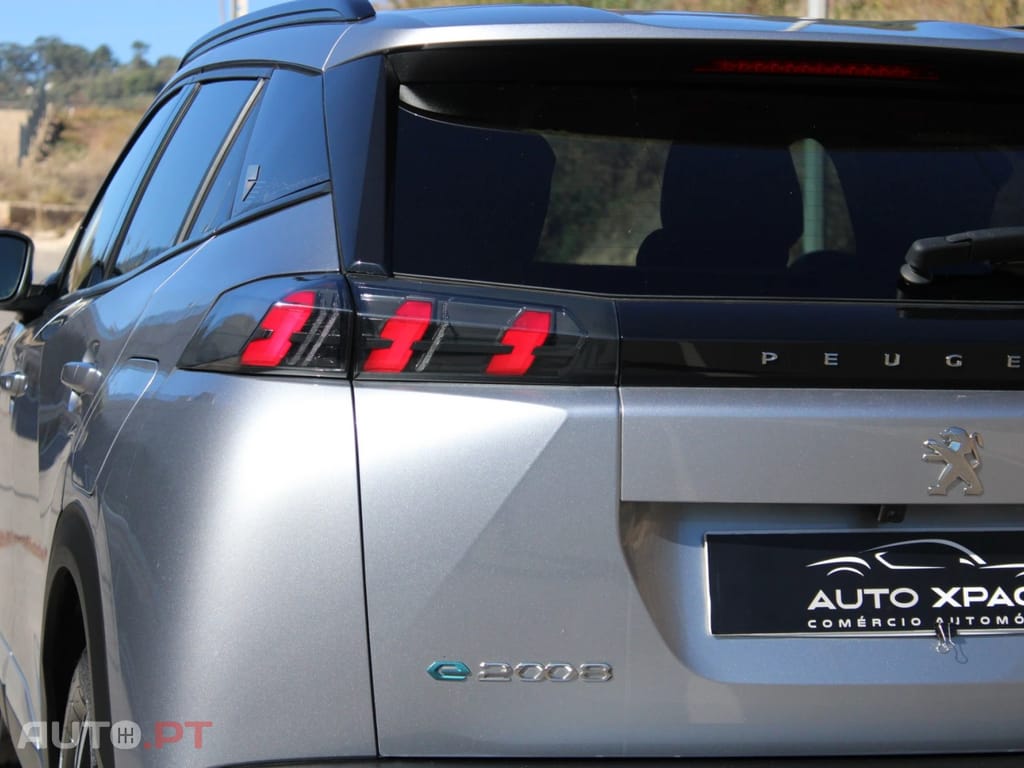 Peugeot E-2008 Allure Pack