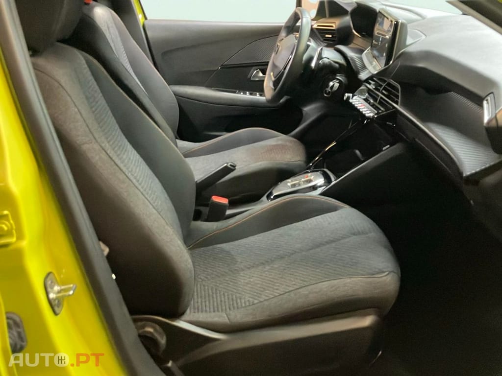 Peugeot 208 1.2 Hybrid Allure e-DCS6