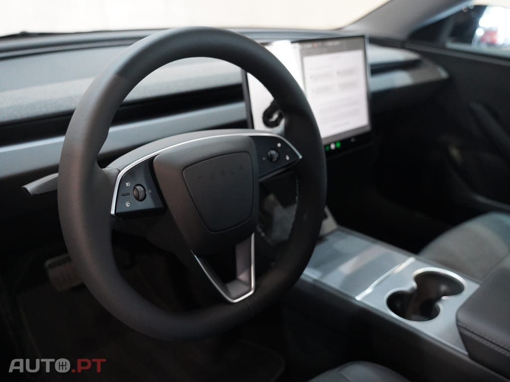 Tesla Model 3 Tração Traseira