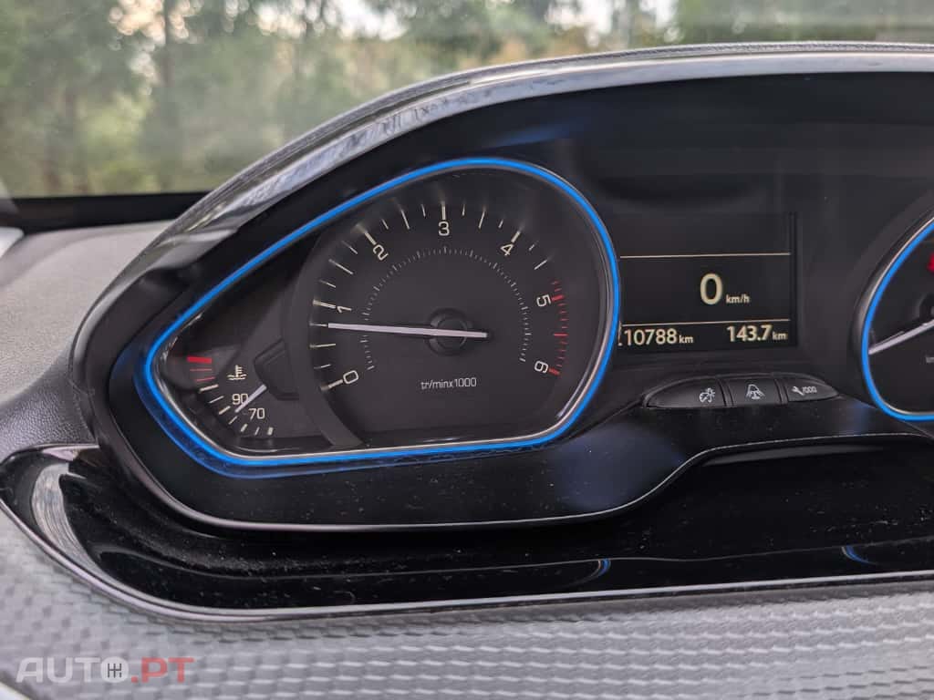 Peugeot 2008 1.6 BlueHDi Crossway