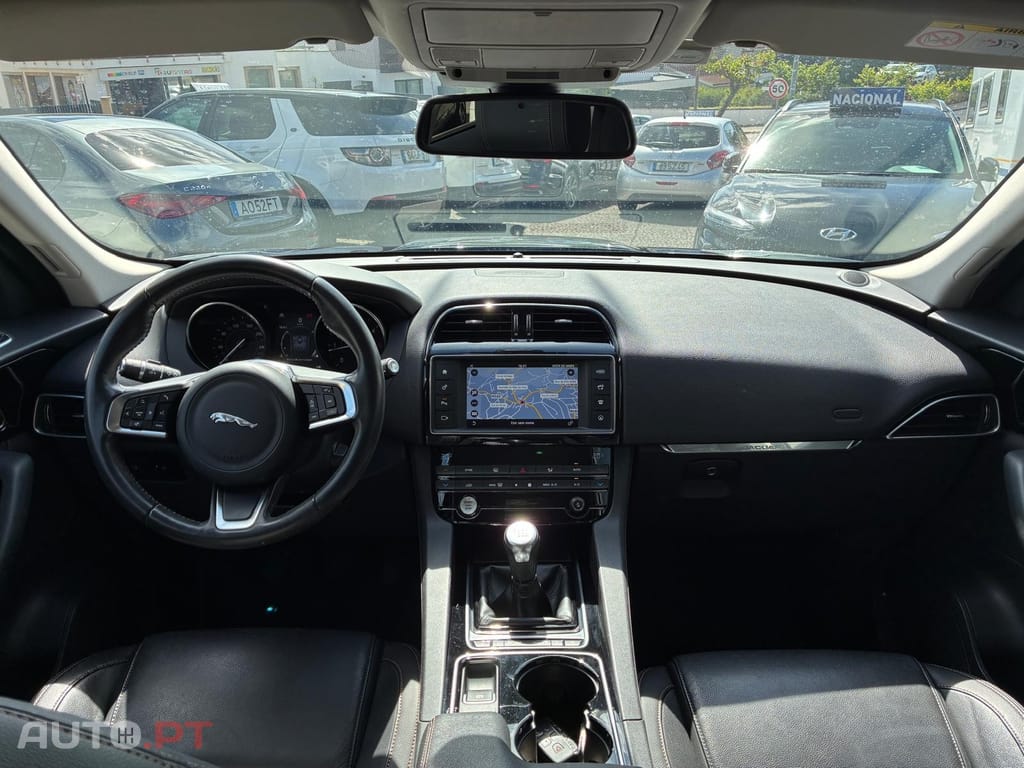 Jaguar F-Pace 2.0 i4D Pure