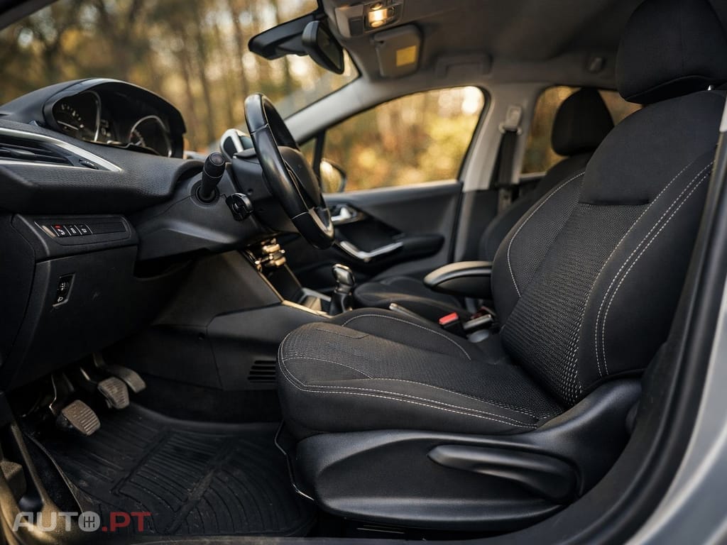 Peugeot 208 Blue-HDi 100 Stop&Start Allure