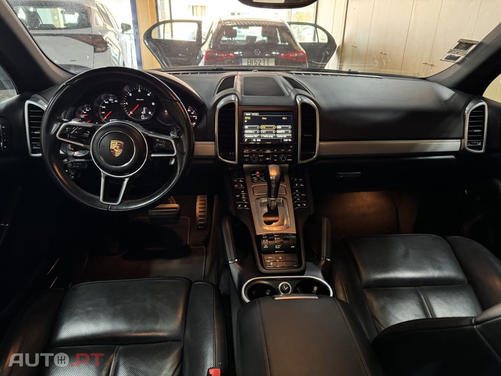 Porsche Cayenne Platinum Edition