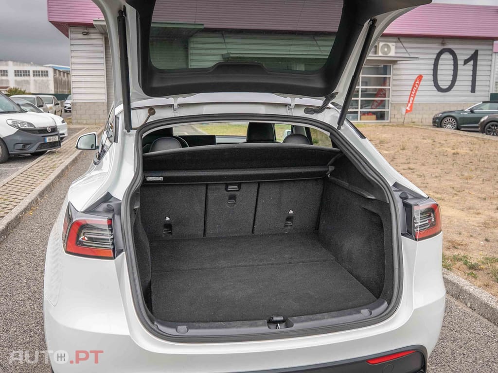 Tesla Model Y Long Range Dual Motor AWD