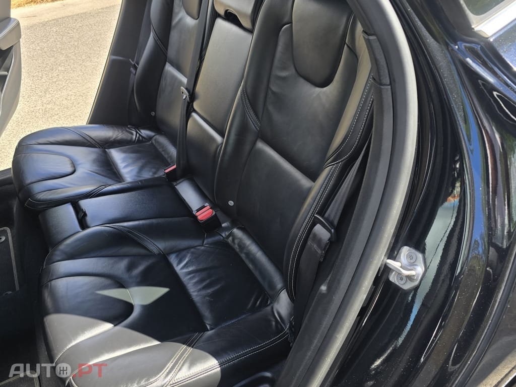 Volvo V40 2.0 D4 R-Design Summum