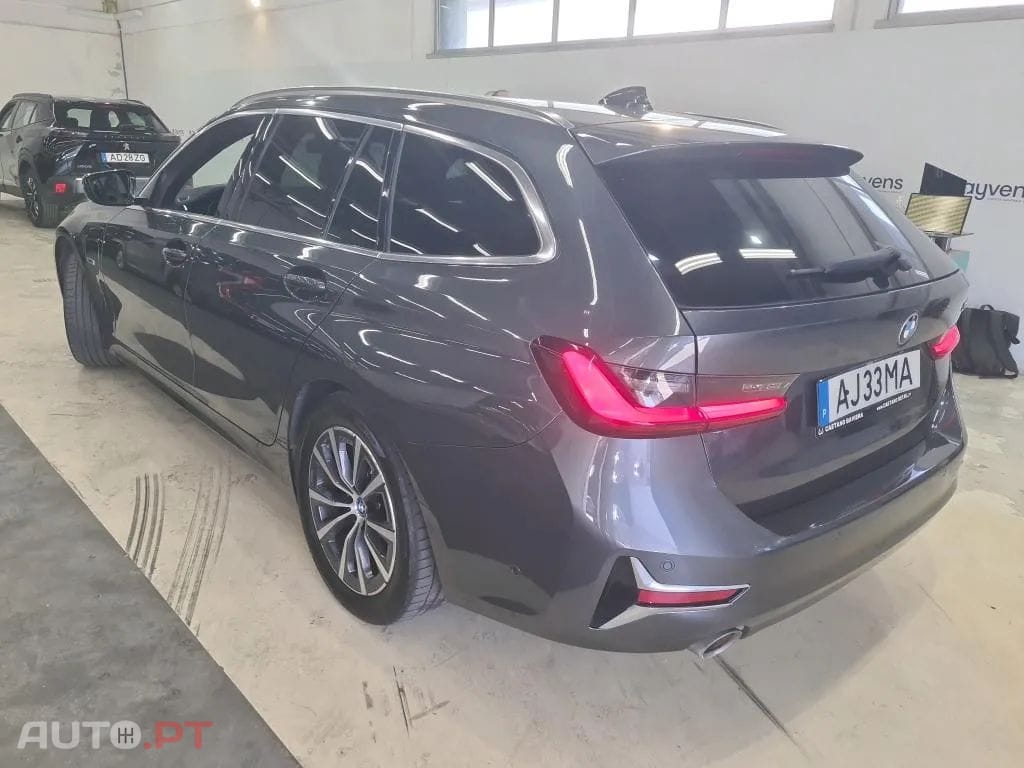 BMW 330 e Touring Line Luxury Auto