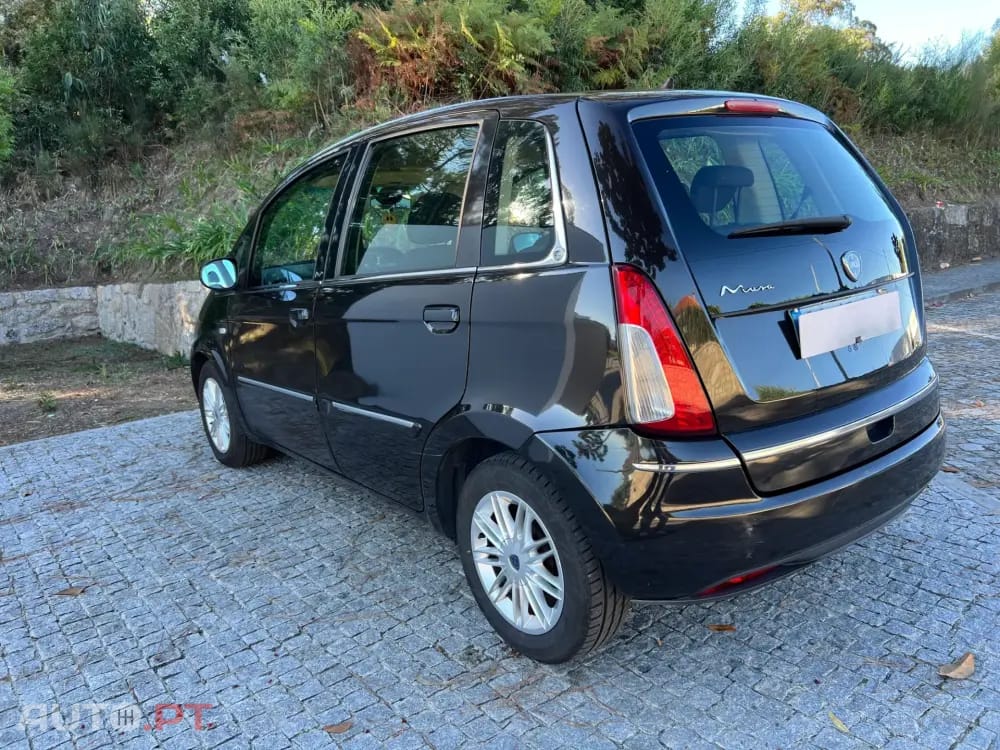 Lancia Musa 1.4 16V Platino