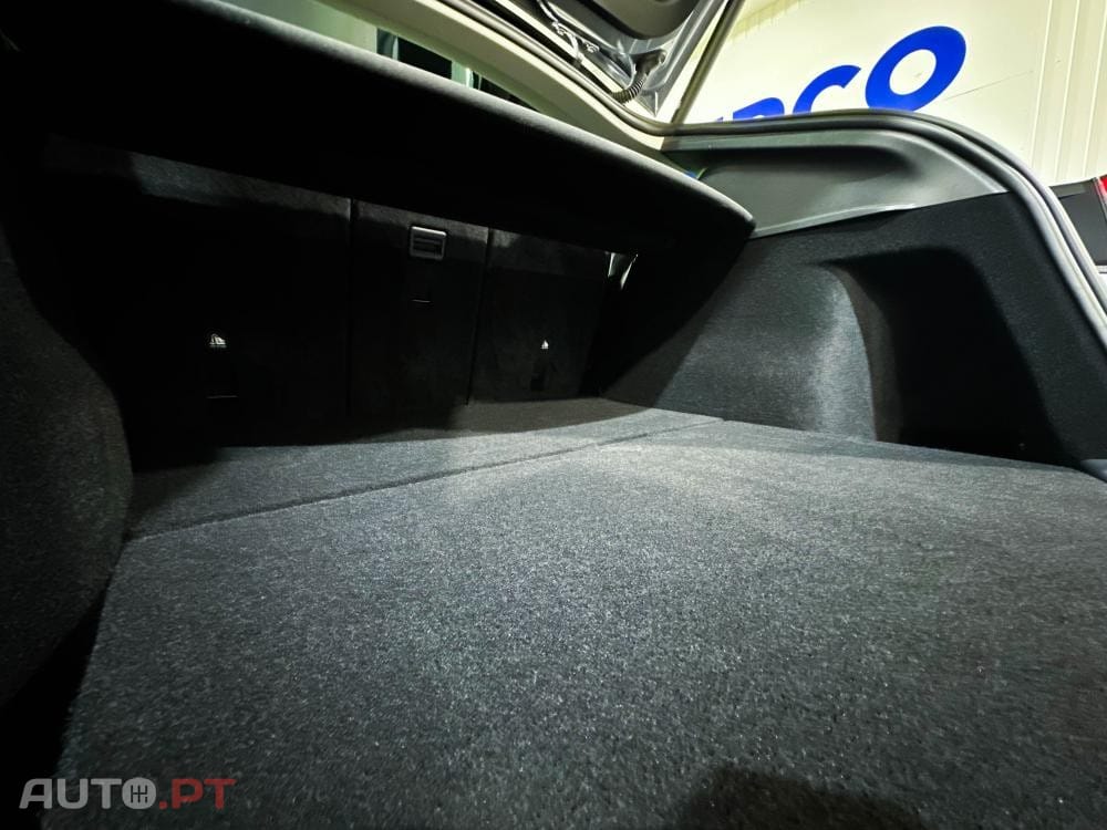 Tesla Model Y Long Range Dual Motor AWD