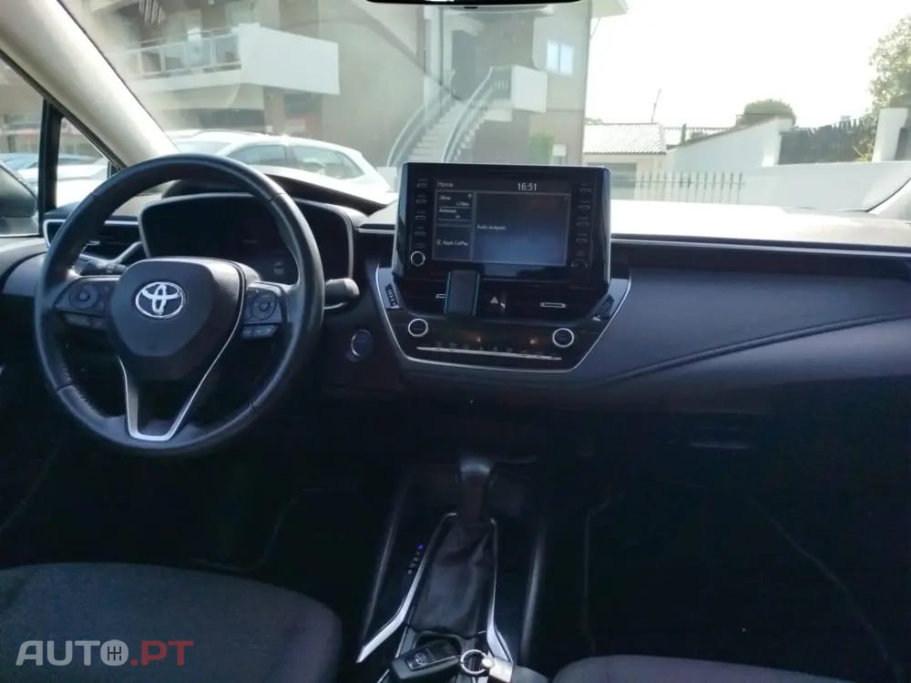Toyota Corolla 1.8 Hybrid Exclusive