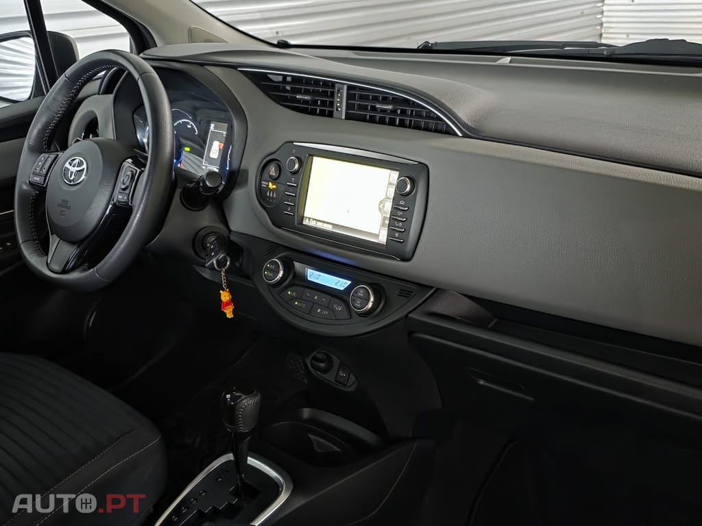 Toyota Yaris 1.5 HSD Comfort +P.Style+P.Techno