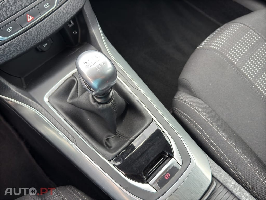 Peugeot 308 1.2 PureTech Allure J17
