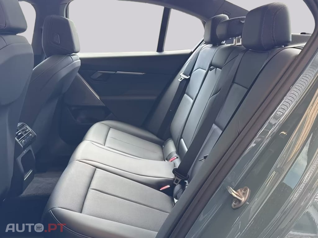 BMW i5 E-DRIVE40 I.V.A DEDUTIVEL  