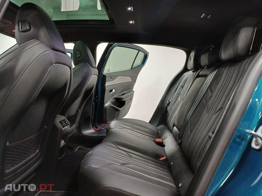 Peugeot 408 1.6 Hybrid GT e-EAT8
