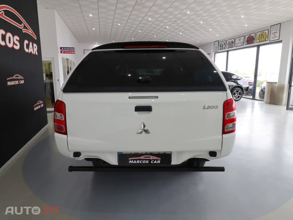 Mitsubishi L200 2.4 DI-D CD 4Kaizen Space Cab 3L 4WD