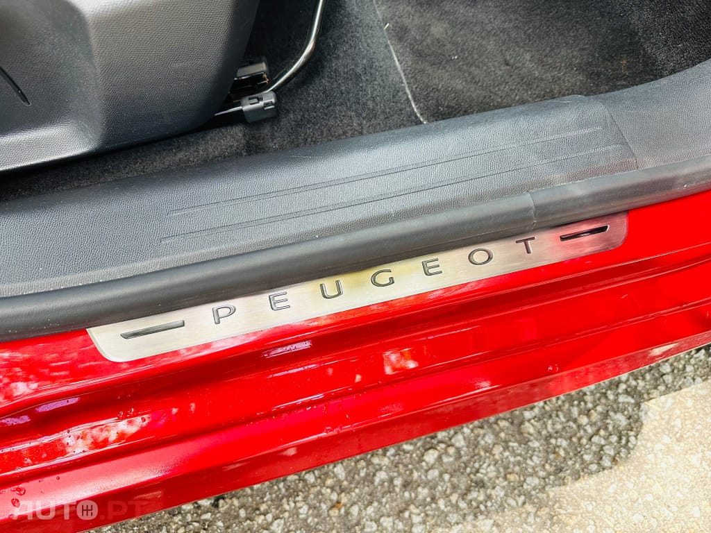 Peugeot 208 GT