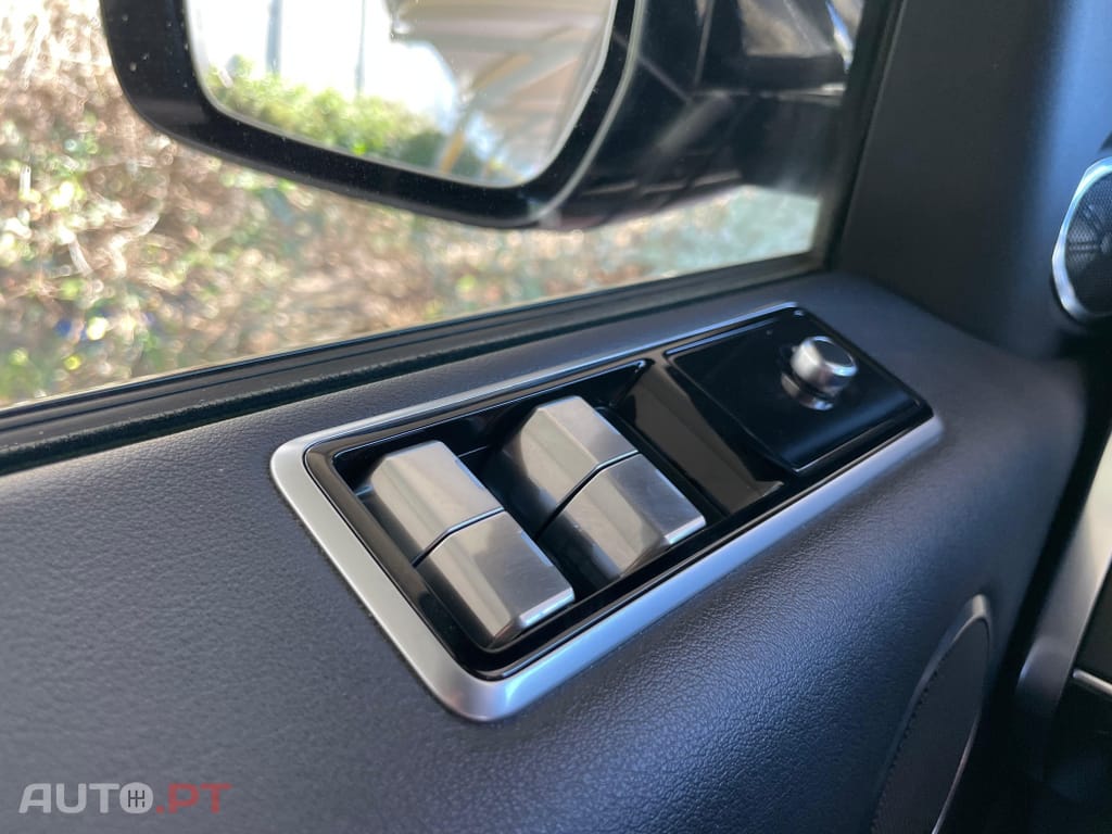 Land Rover Range Rover Sport P400e Hybrid SE