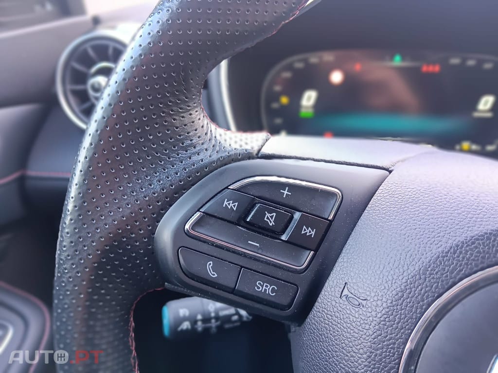 MG EHS LUXURY PHEV