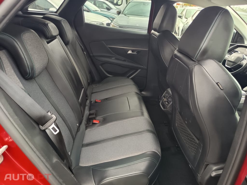 Peugeot 3008 1.6 Hybrid Allure e-EAT8