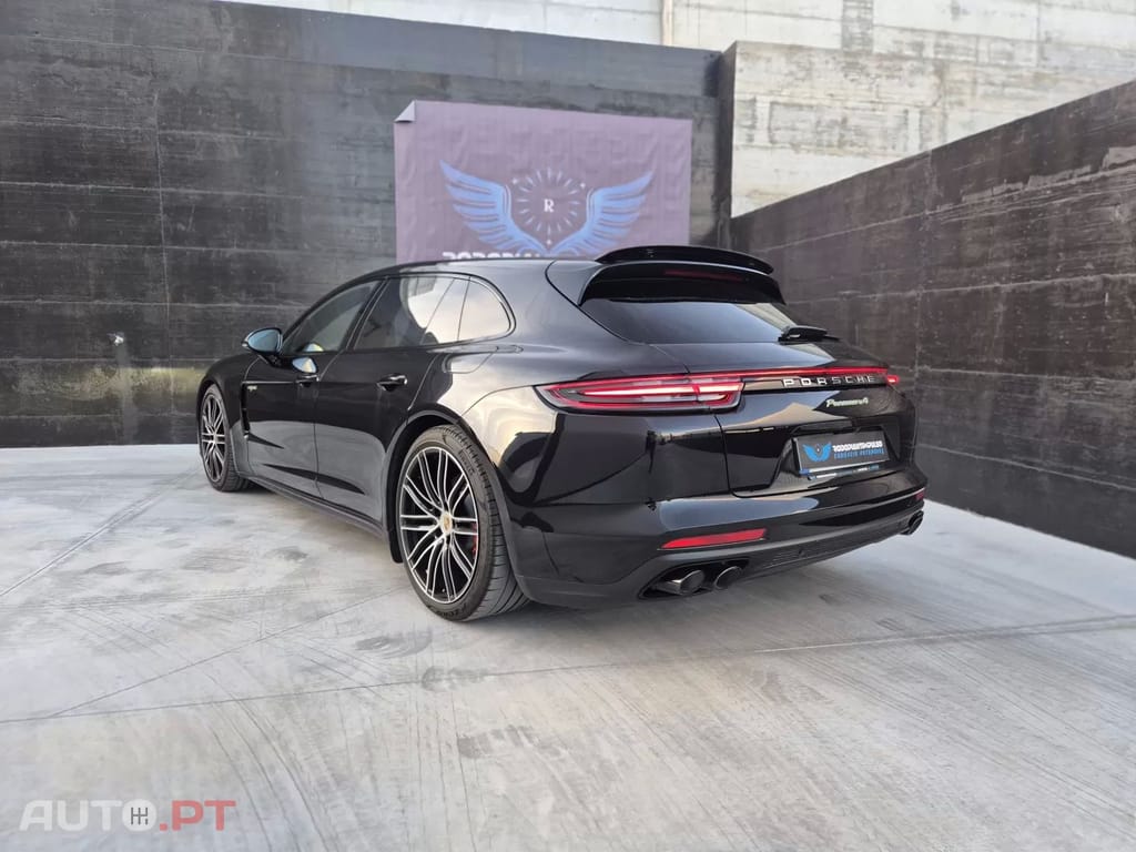Porsche Panamera 4 E-Hybrid