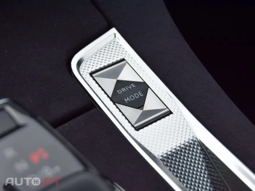 DS DS7 E-Tense Performance Line EAT8