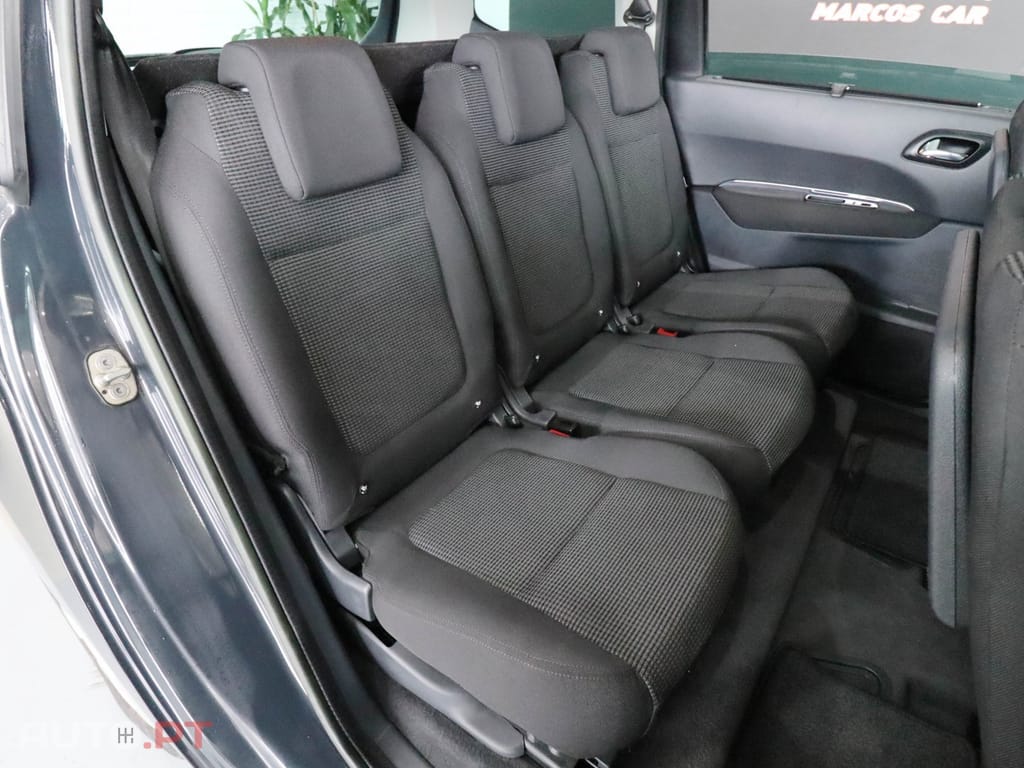 Peugeot 5008 1.6 E-HDi 7L Active 2-Tronic