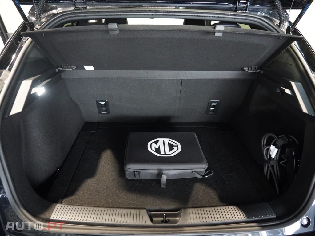 MG MG4 64 kWh Luxury