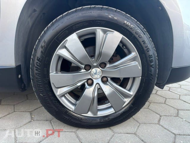 Peugeot 2008 1.6 BlueHDi Style