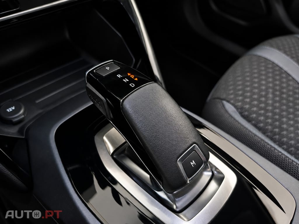 Peugeot 2008 1.2 PureTech Allure EAT8
