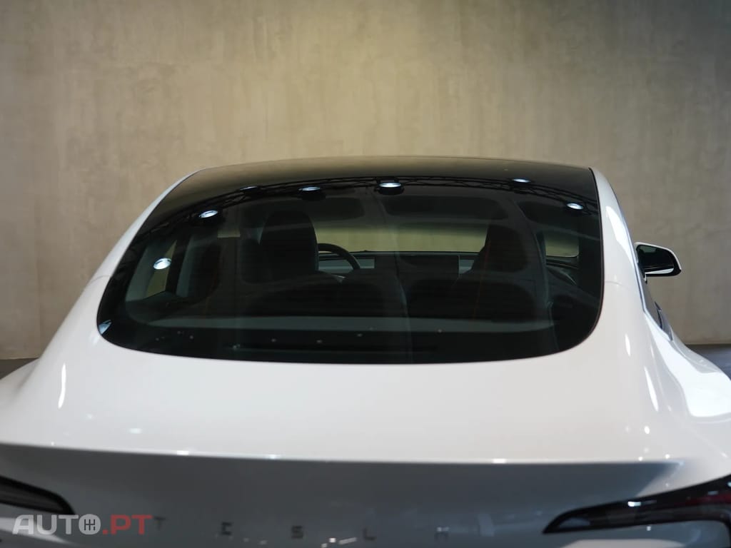Tesla Model 3 Tração Traseira