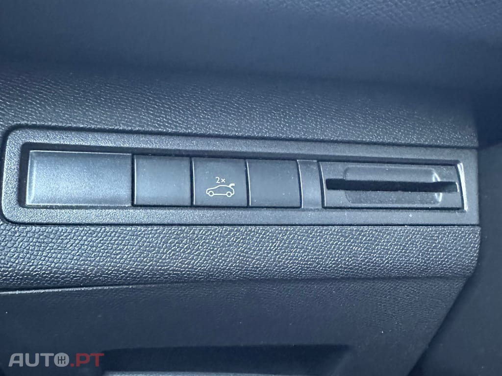 Peugeot 3008 1.2 PureTech Allure EAT8