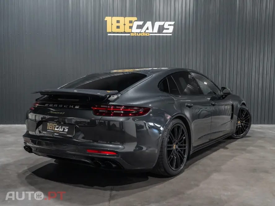 Porsche Panamera 4 E-Hybrid