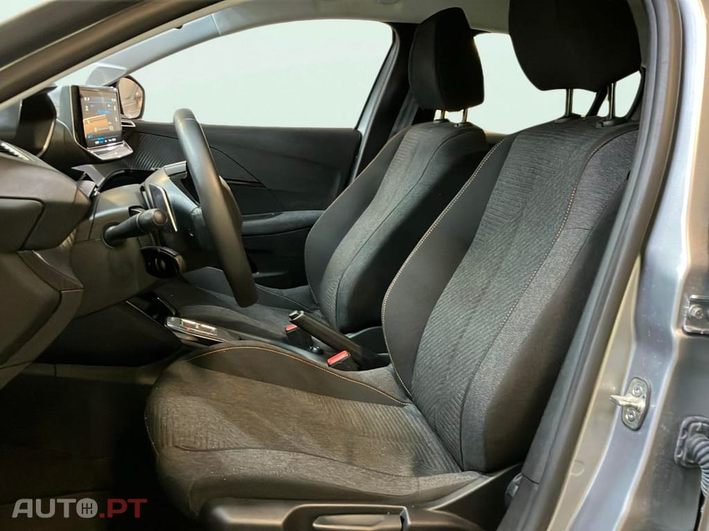 Peugeot 208 1.2 Hybrid Allure e-DCS6