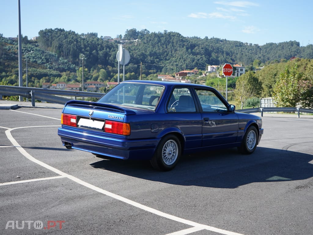 BMW 320 iS
