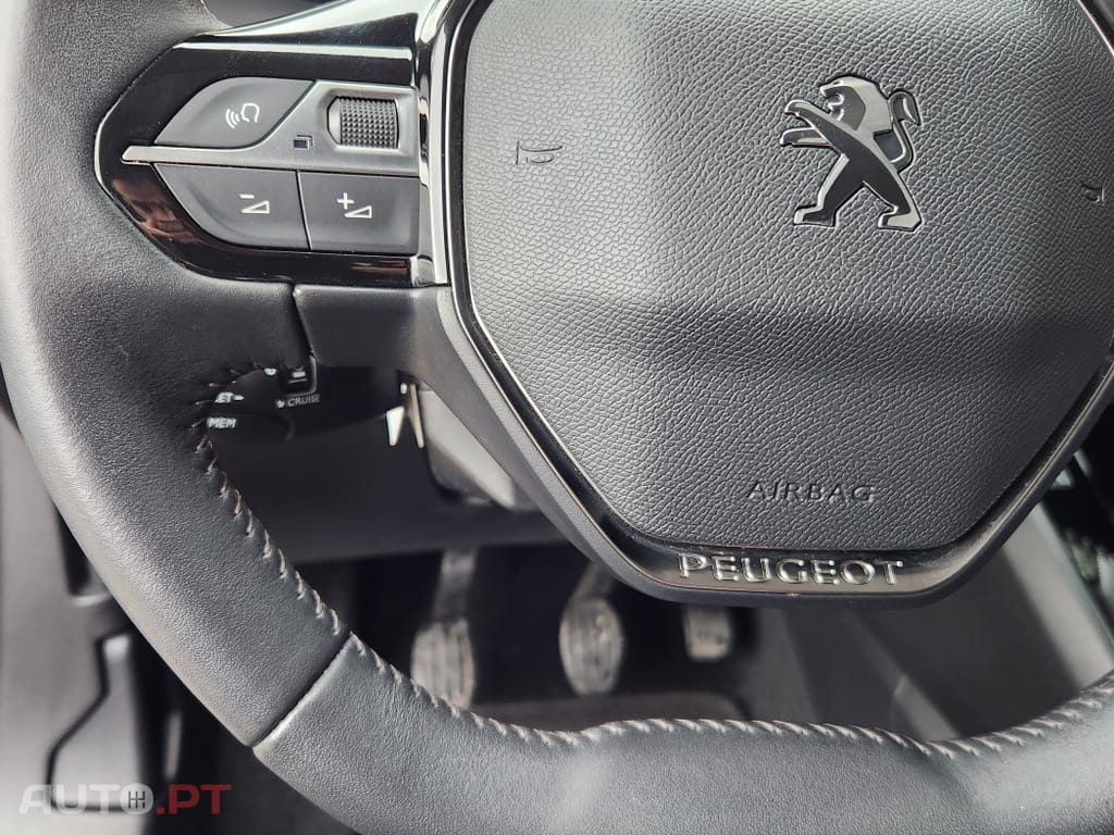 Peugeot 2008 1.5 BlueHDi Allure