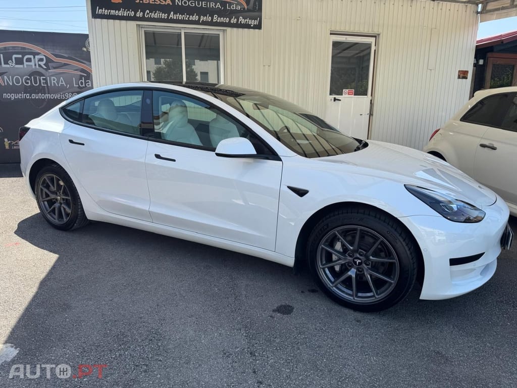 Tesla Model 3 Standard Range Plus RWD