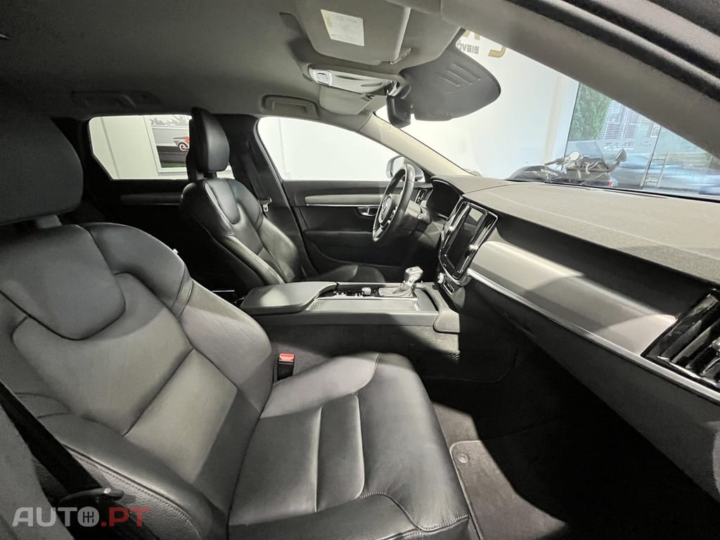 Volvo V90 2.0 D5 Momentum AWD Geartronic