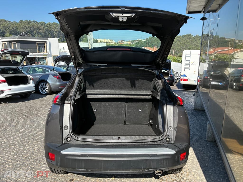 Peugeot 2008 1.5 BlueHDi Active EAT8