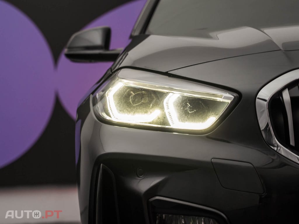 BMW 118 i Pack Desportivo M Auto